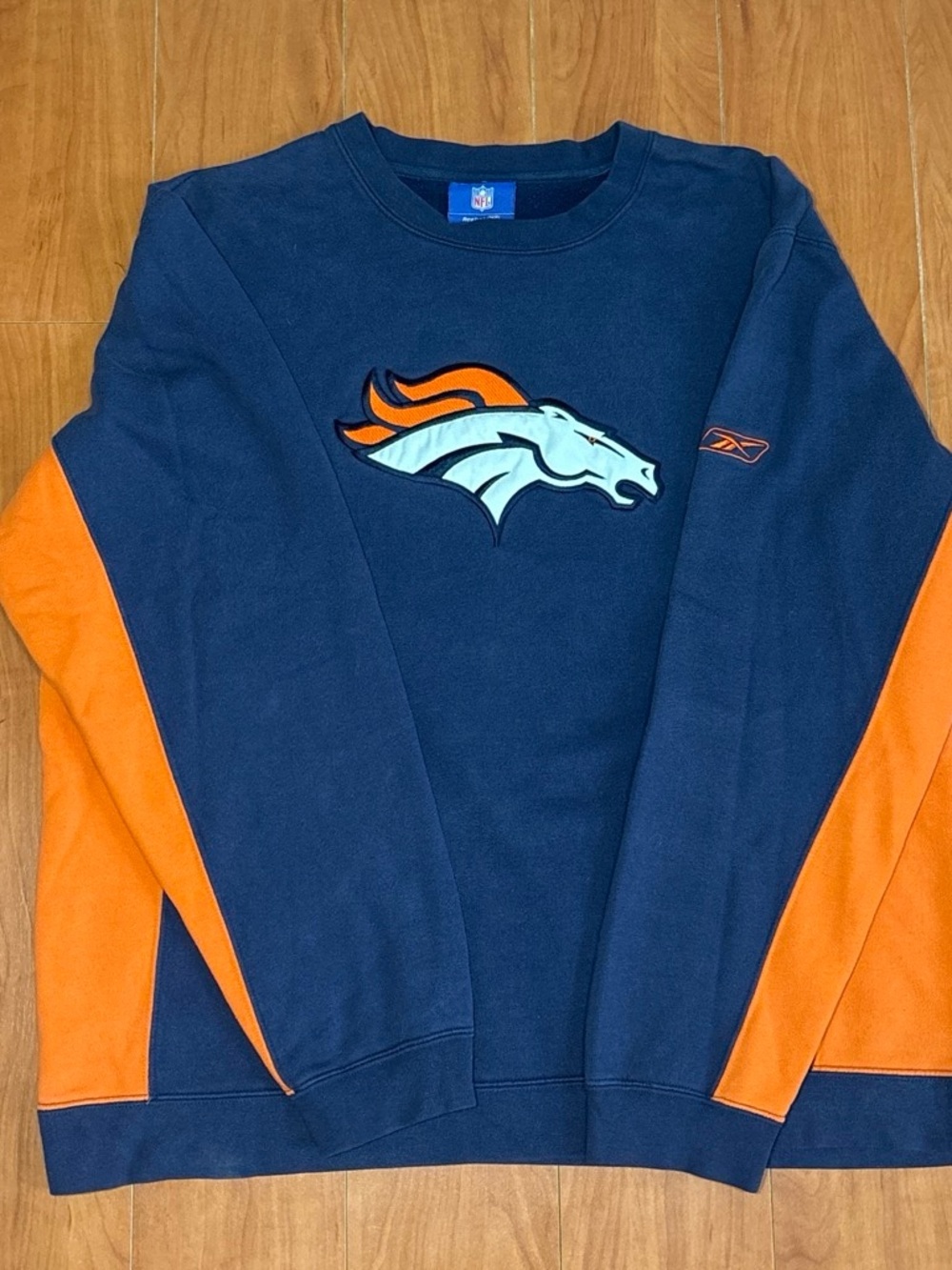 Vintage NFL Denver Broncos Reebok Crewneck Sweatshirt - Size Medium